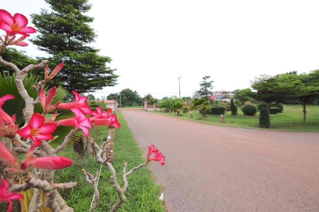 Prakaithong Hotel Amphoe Sawang Daen Din Zewnętrze zdjęcie