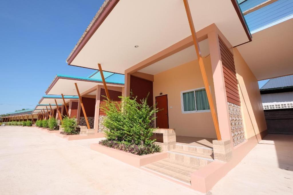 Prakaithong Hotel Amphoe Sawang Daen Din Zewnętrze zdjęcie