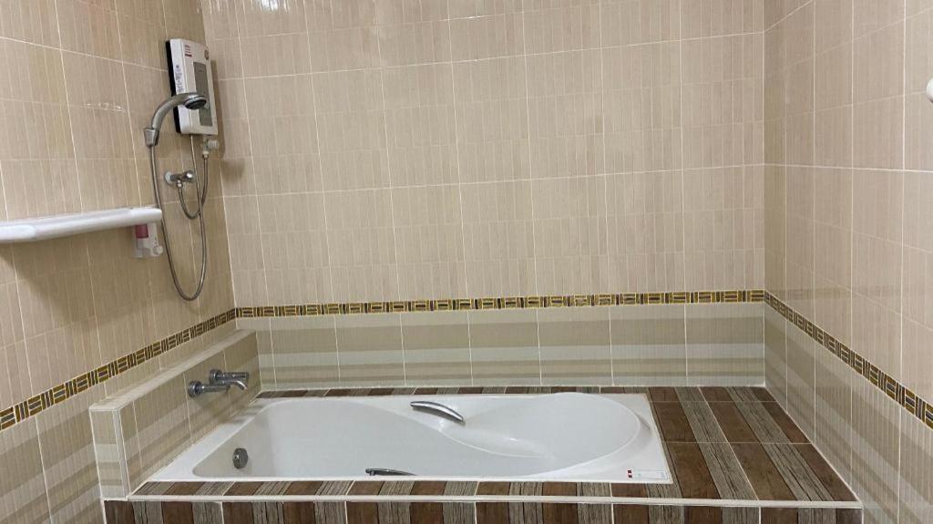 Prakaithong Hotel Amphoe Sawang Daen Din Zewnętrze zdjęcie